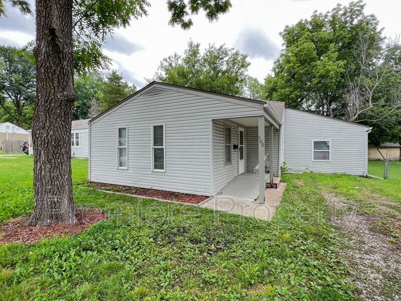 Primary Photo - 408 SW 10th St