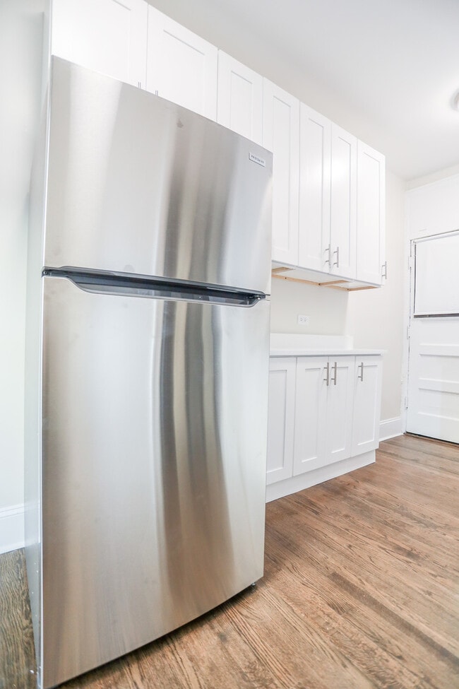 Foto del edificio - 5746 S Stony Island Ave