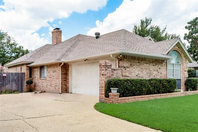 Building Photo - 2421 Cross Timbers Trail