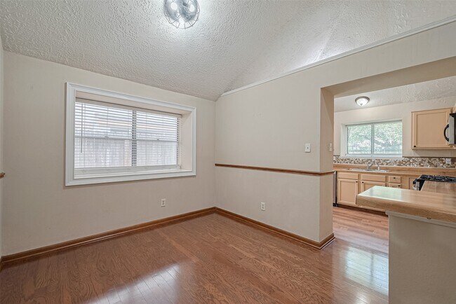 Foto del edificio - 6907 Yardley Dr