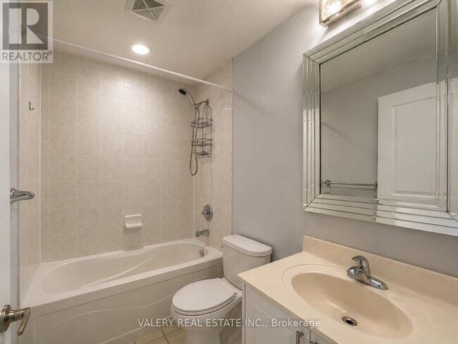 Building Photo - 133 Wynford Dr