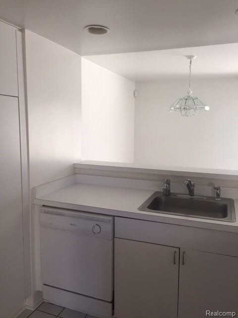 Building Photo - 5611 Drake Hollow Dr W