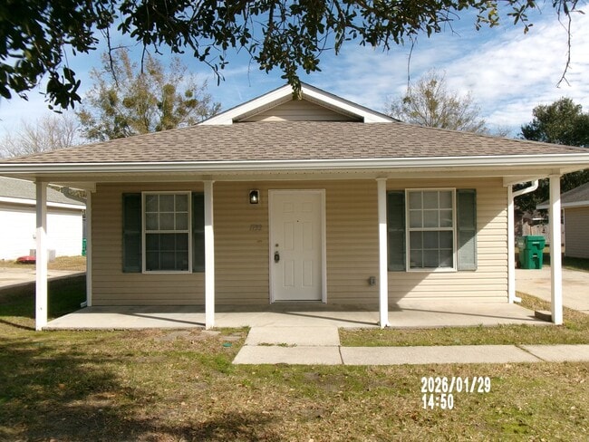 3BR/1.5BA Single Family Home in Gulfport. Rent $1,200 - 3BR/1.5BA Single Family Home in Gulfport.  Rent $1,200