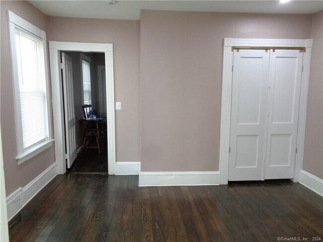 Building Photo - 206 Cottage St