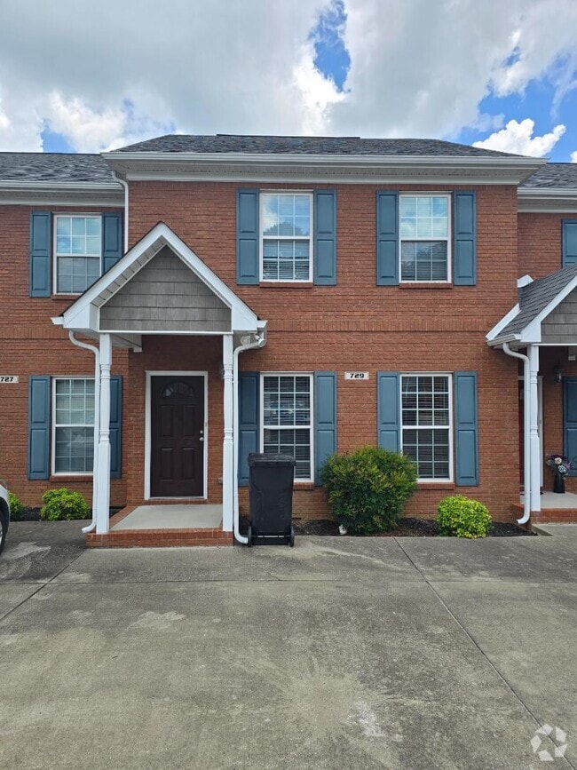 Building Photo - 729 Cobblestone Dr