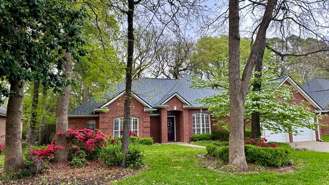 Foto del edificio - 3308 Oak Knoll Dr
