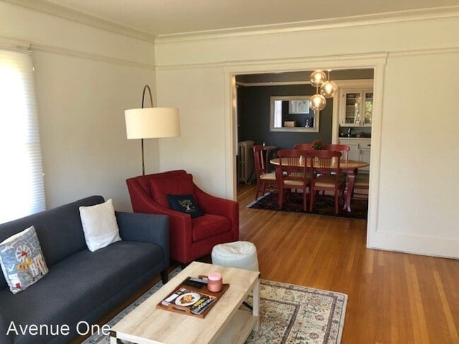 Building Photo - 1 br, 1 bath House - 1902 Bigelow Ave N #304