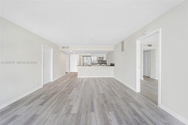 Building Photo - 7601 E Treasure Dr