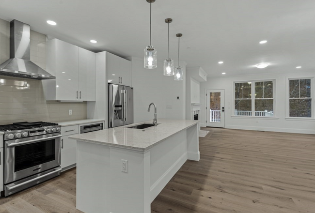 Foto del edificio - 19 Lily Pond Ln