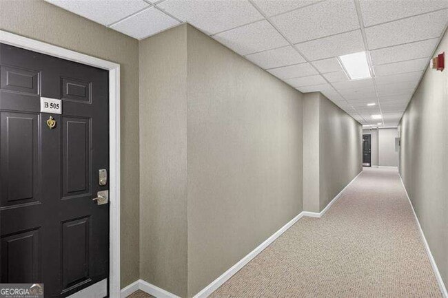 Building Photo - 1074 Peachtree Walk NE