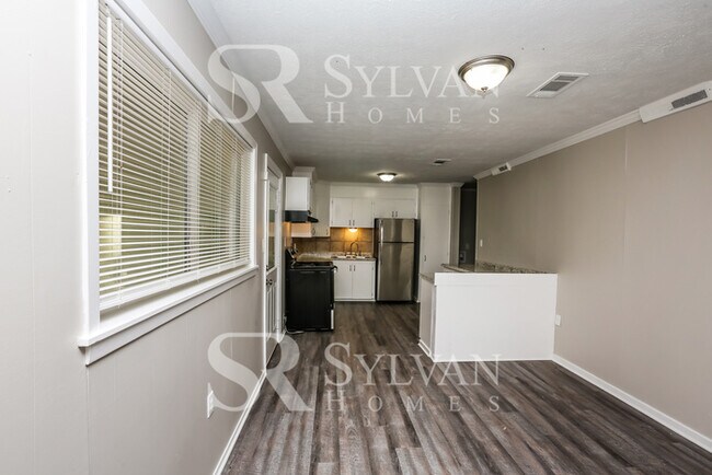 Building Photo - Enjoy living the good life in this 3 bedro...