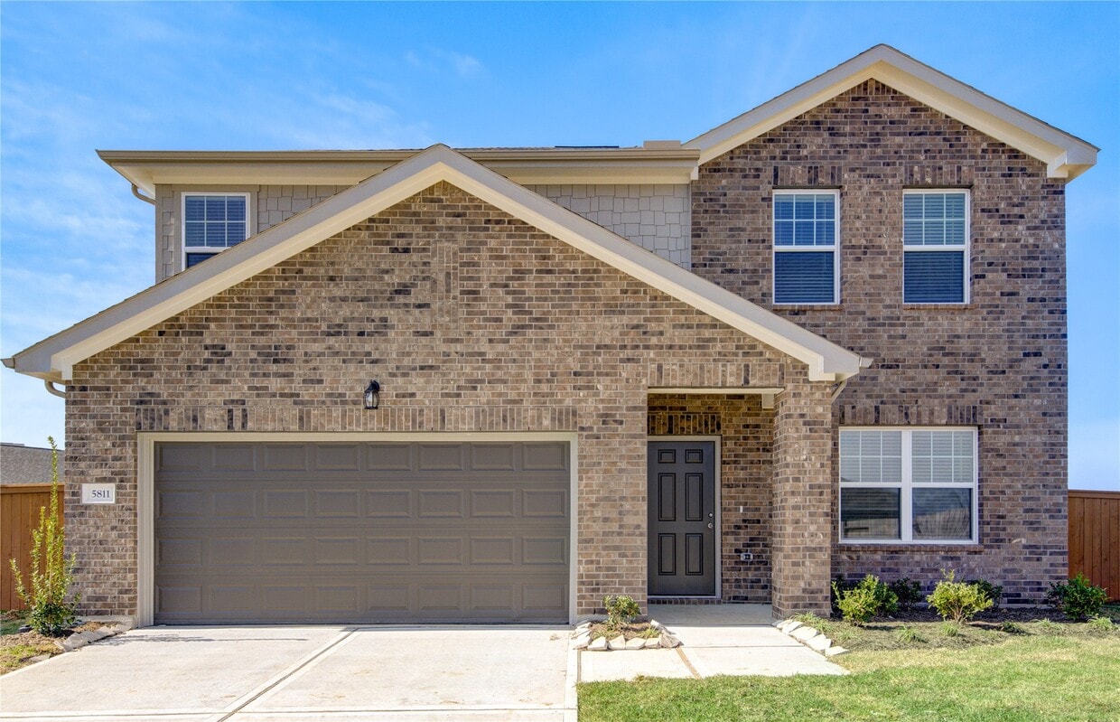 Primary Photo - 5811 Lilac Cv Ct