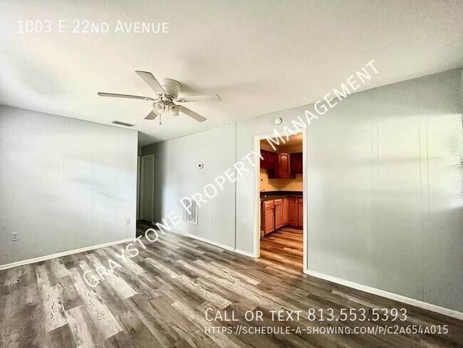 Foto del edificio - Discover this freshly painted 3 Bed, 1 Bat...