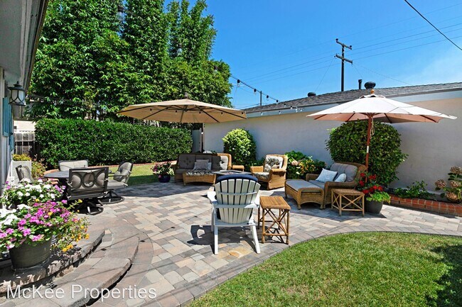 Building Photo - 3 br, 2 bath House - 869 J Avenue
