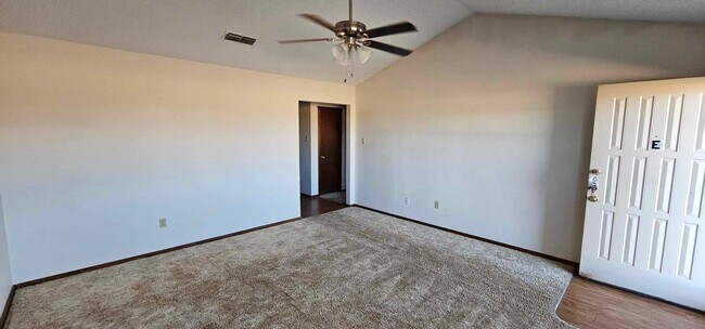 Foto del edificio - Apartment available now!