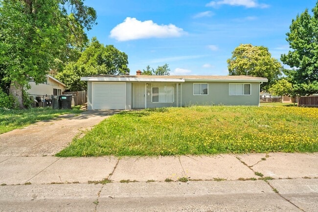 Charming 3 Bedroom 1 Bath Family Home - Charming 3 Bedroom 1 Bath Family Home