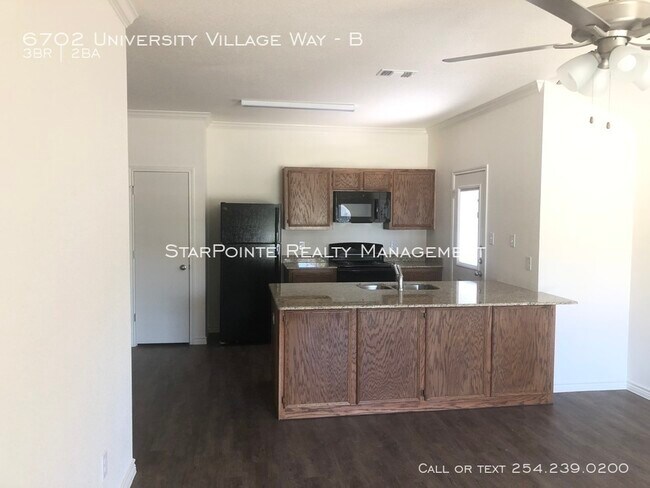 Foto del edificio - 6702 University Village Way Apt. B