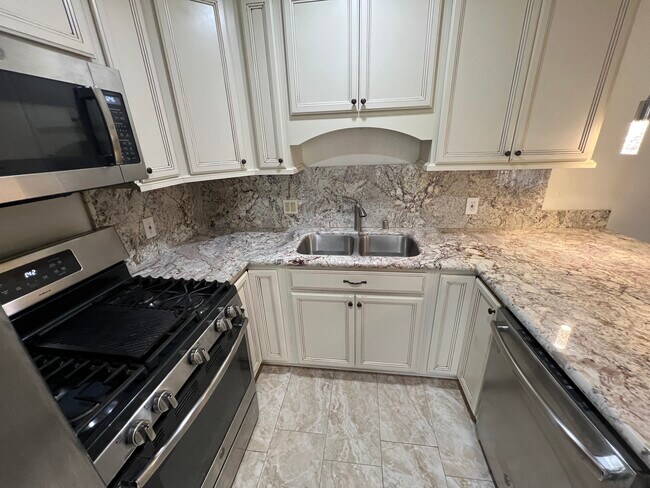 Cocina - 19156 Avenue of the Oaks