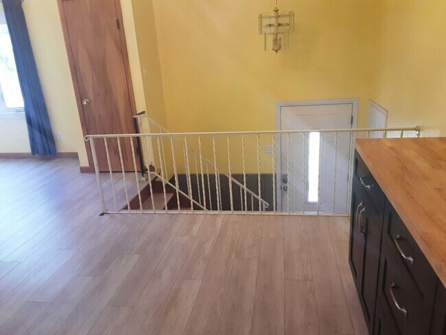 Foto del edificio - 1418 N Wood St