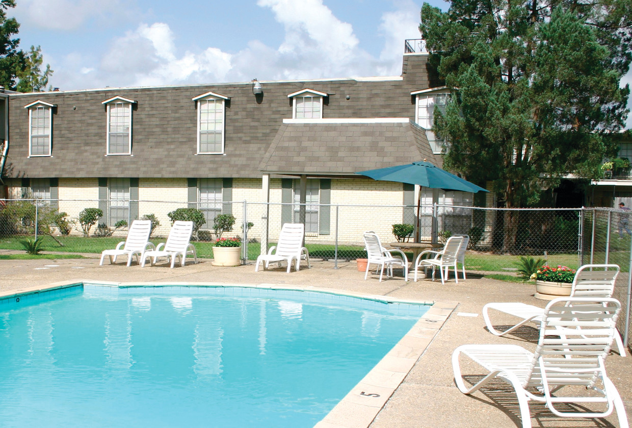 Piscina - Normandy Village