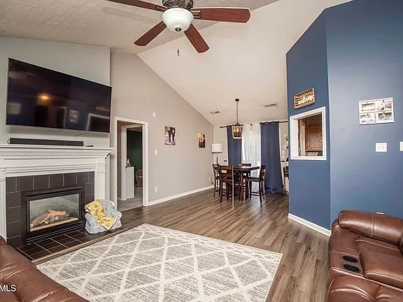 Foto del edificio - 2447 Brierbrook Ln