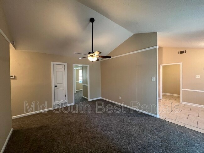 Foto del edificio - 5328 Plover Dr