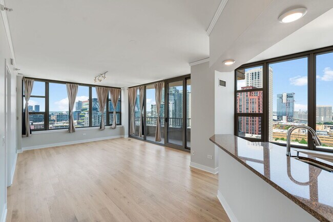 Foto del edificio - 200 N Jefferson St