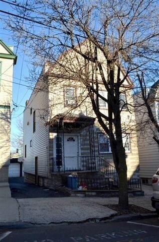 Building Photo - 325 Columbia Ave