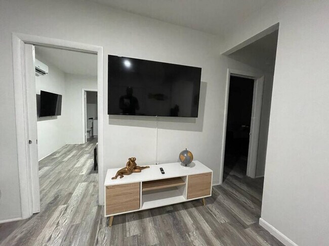 Foto del edificio - 1111 SW 37th Ave