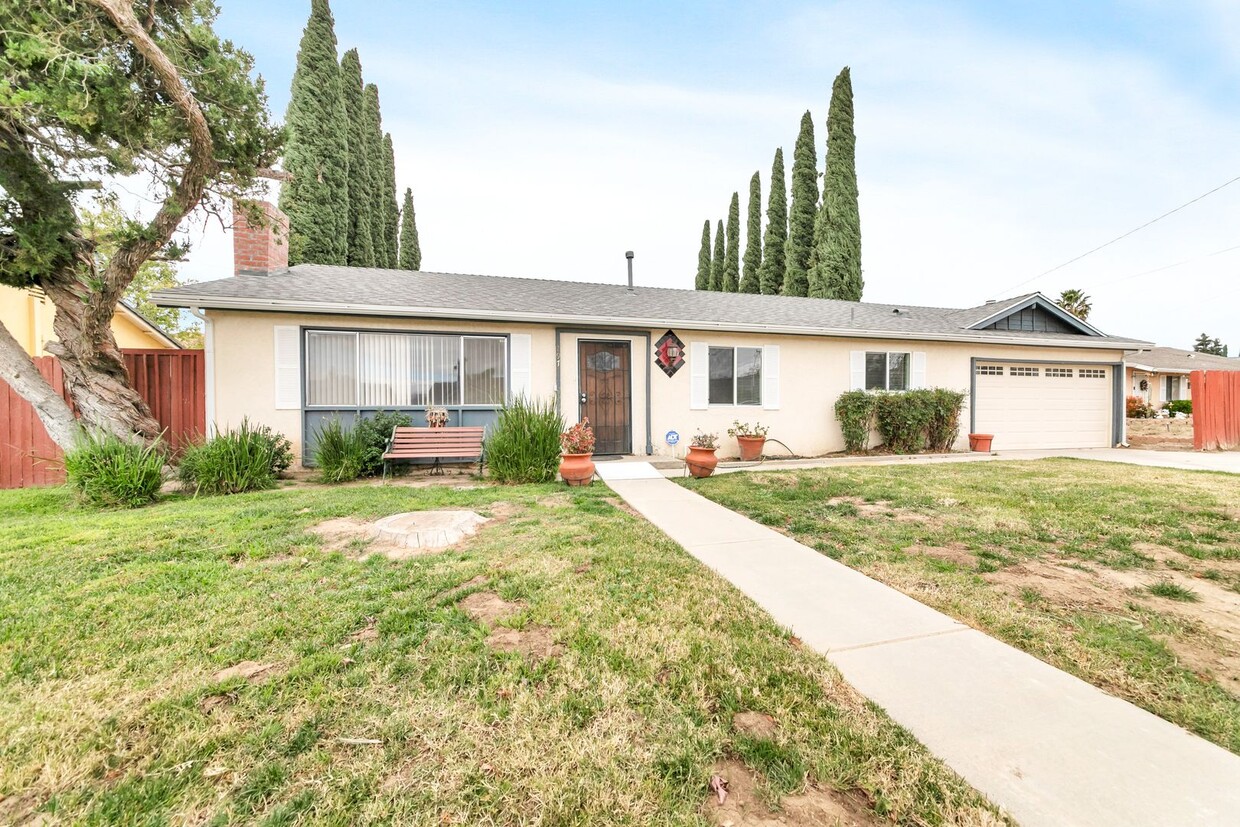 Foto principal - Charming Single-Family Home in Simi Valley