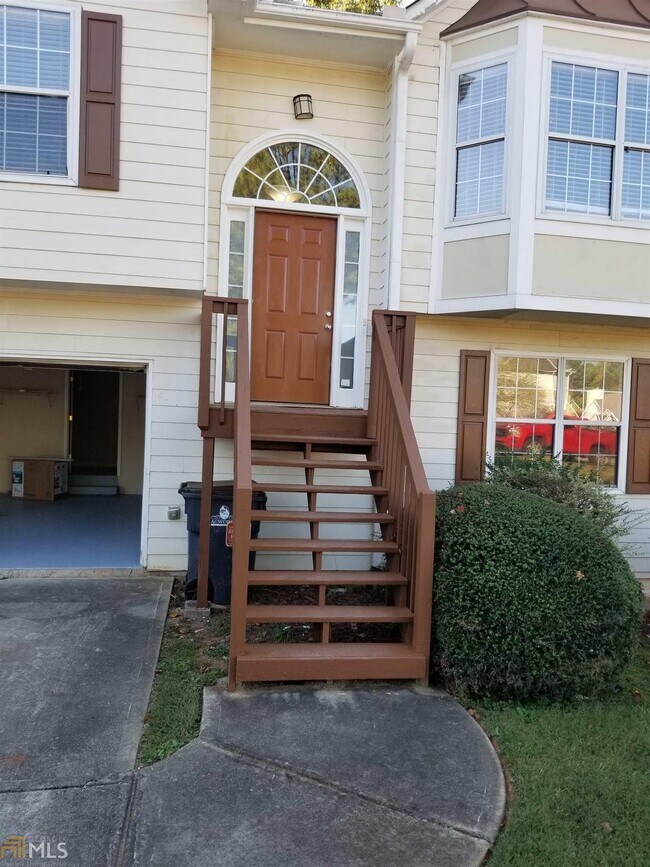 Building Photo - 1026 Pepper Cir