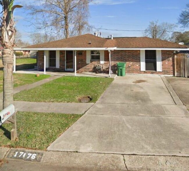 Building Photo - 176 Carita Dr