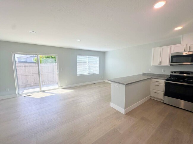 Foto del edificio - 7643 Coloma St