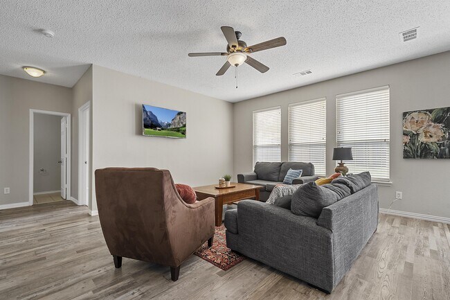 Building Photo - 3512 Silverado TrailBEDROOM 2C - 734294
