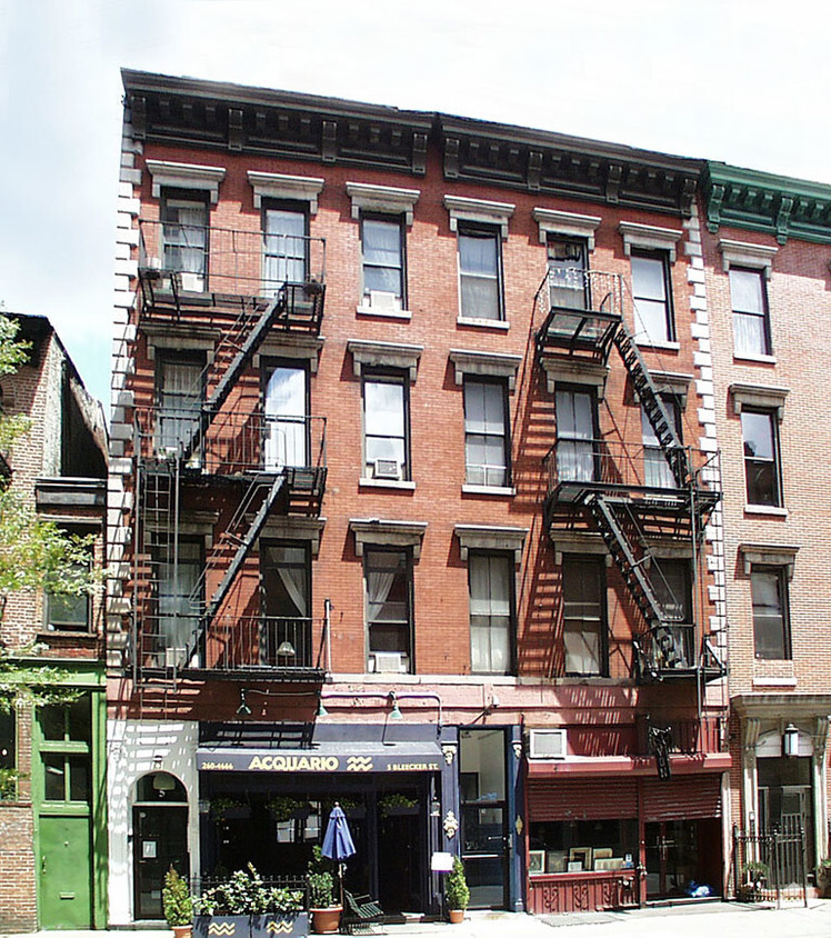 Building Photo - 3 Bleecker St