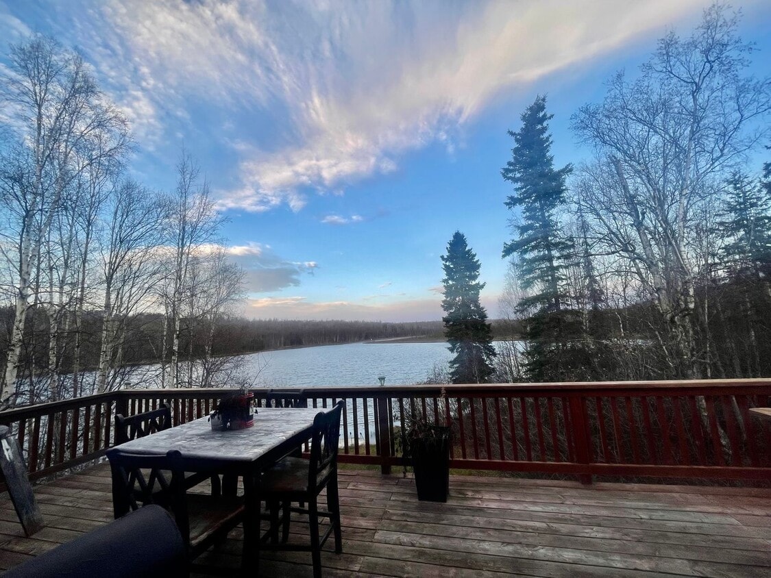 Primary Photo - Serene Lakeside escape with direct lake ac...