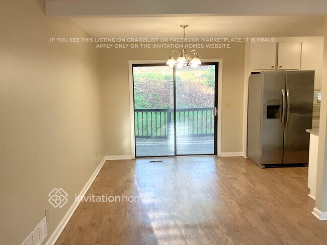 Foto del edificio - 1650 Lakeview Pl