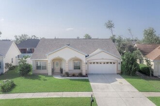 Building Photo - 3225 Azalea Cir