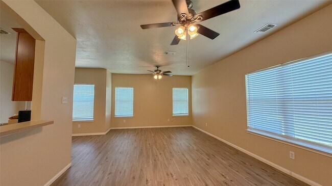 Foto del edificio - 5127 Prosperity Cir