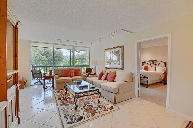 Building Photo - 1731 Bridgewood Dr