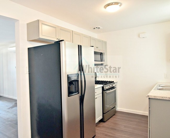 36951 Melrose Dr Unit 3, Cathedral City, CA 92234 Room for Rent in