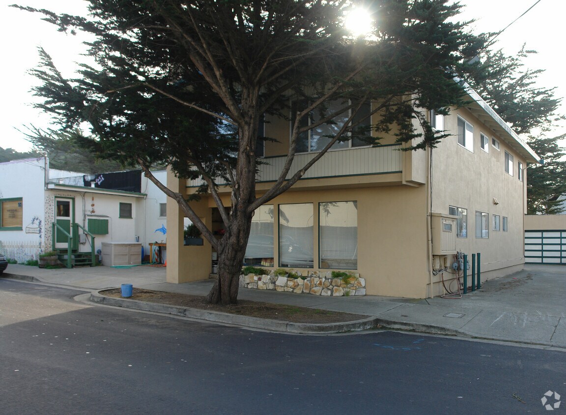 Building Photo - 190 Paloma Ave