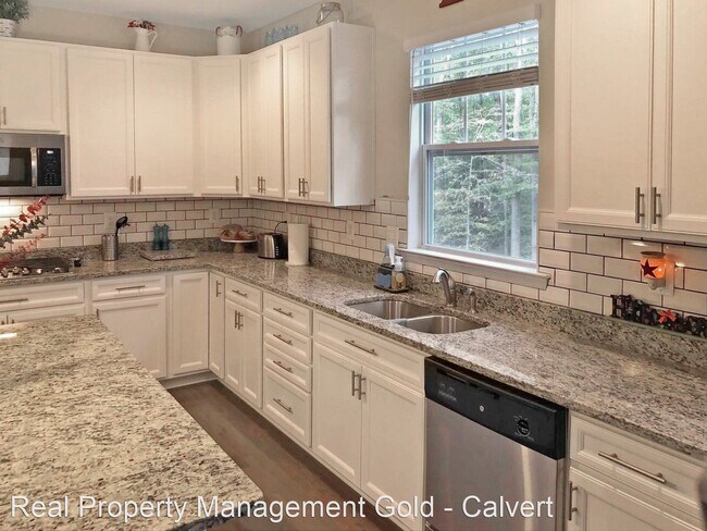 Foto del edificio - 5 br, 3.5 bath House - 3269 Maywood Ct.
