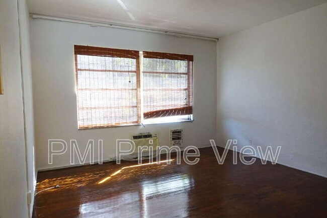 Building Photo - 905 16th St