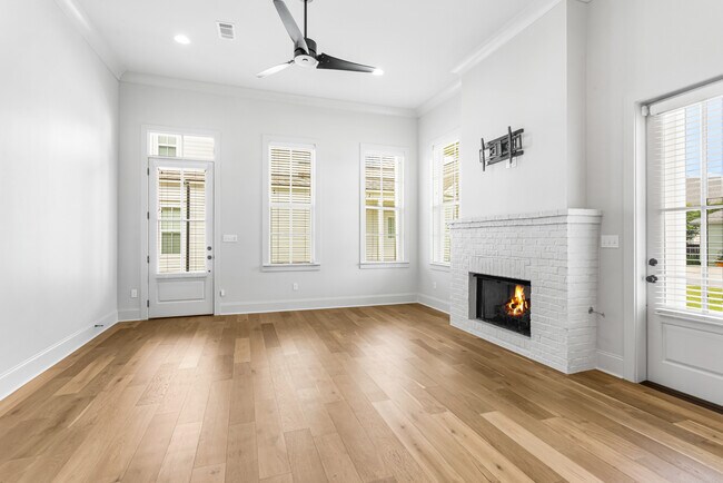 Foto del edificio - 10758 Moss Grove Ln