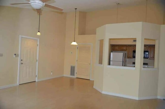 Building Photo - 2 Forest Glen Cir