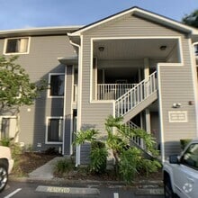 Building Photo - 9530 Darien Ave