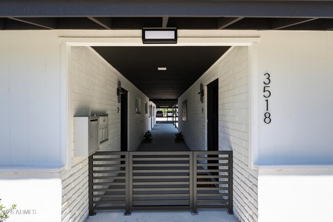Building Photo - 3518 E Montecito Ave