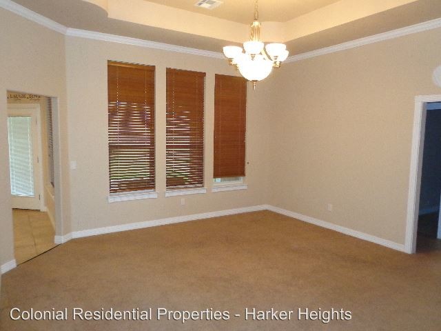 Building Photo - 4 br, 3.5 bath House - 3933 Bella Vista Loop