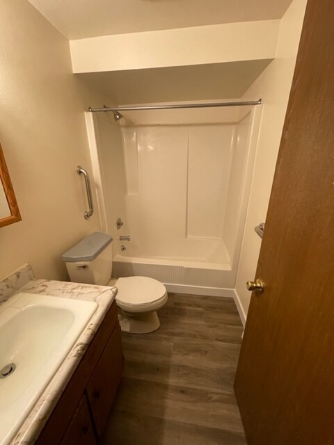 Foto principal - 3311 Main Ave